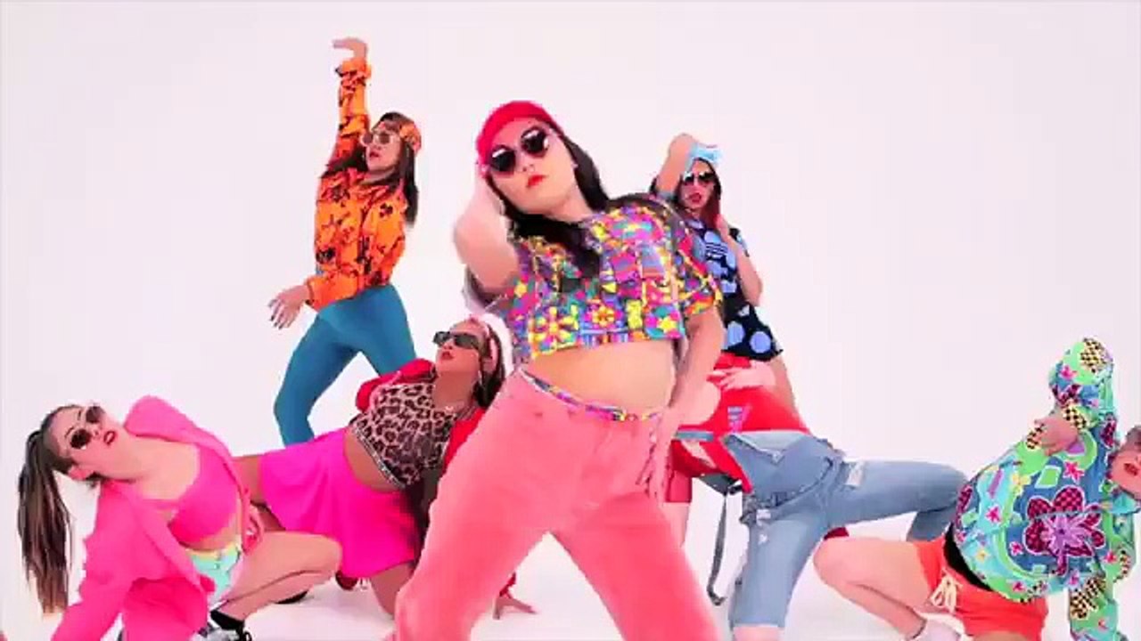 Justin Bieber's Latest Hit 'Sorry' Dance Video 🎶 | Watch Now