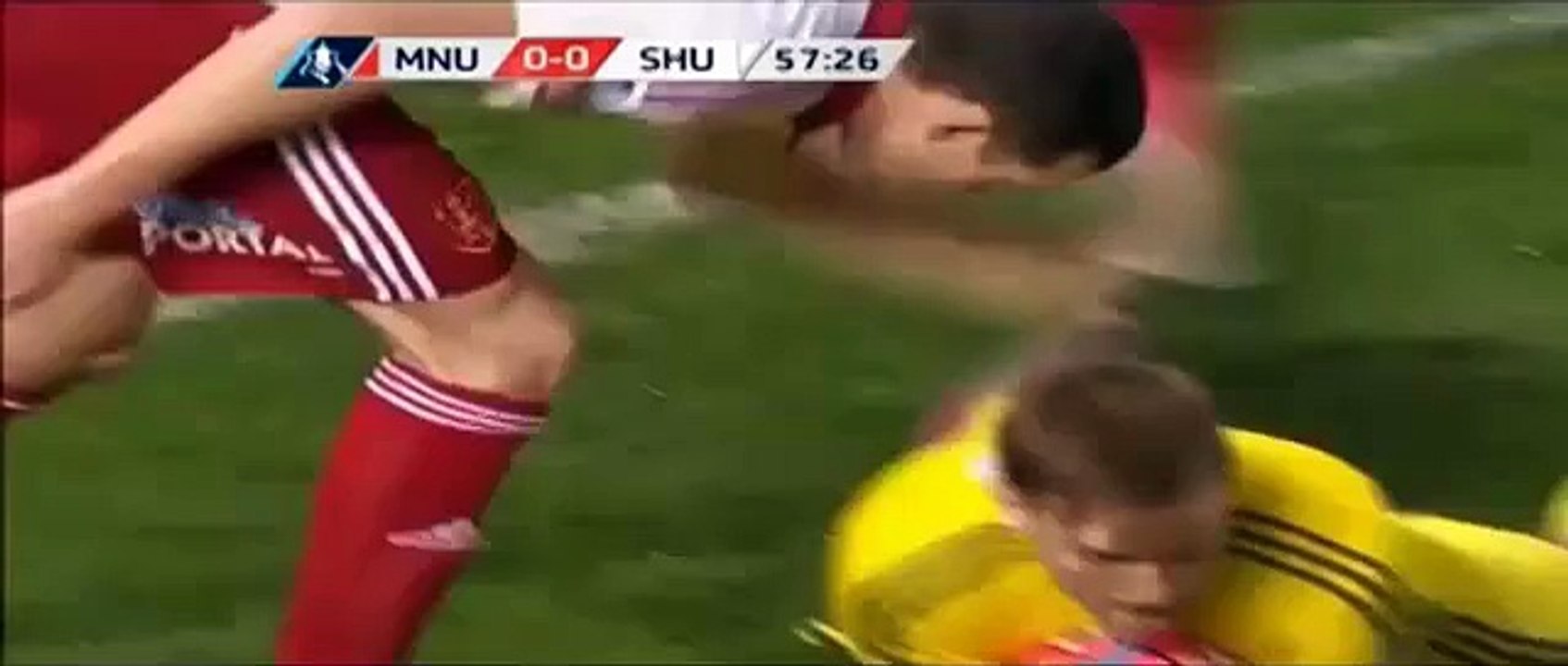 MANU'yu 90+3'te penaltı kurtardı!