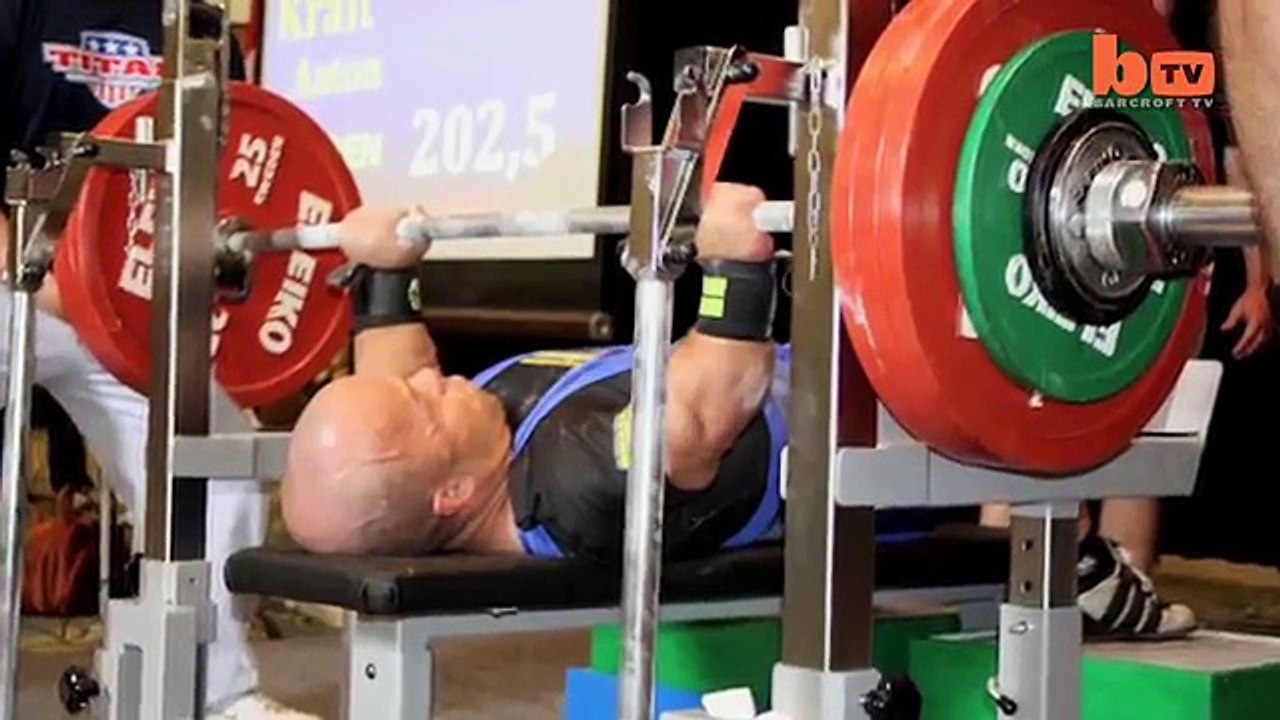 4ft 4in Weightlifter Finds Love With 6ft 3in Transgender Woman