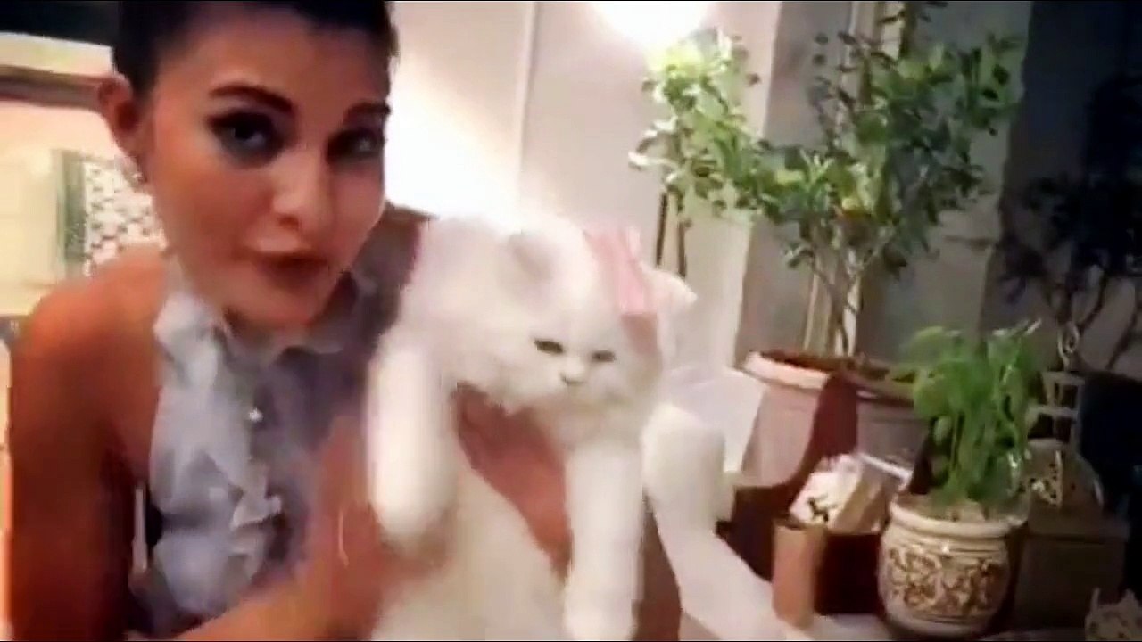 Hilarious Jacqueline Fernandez Dubsmash Moments 🎤