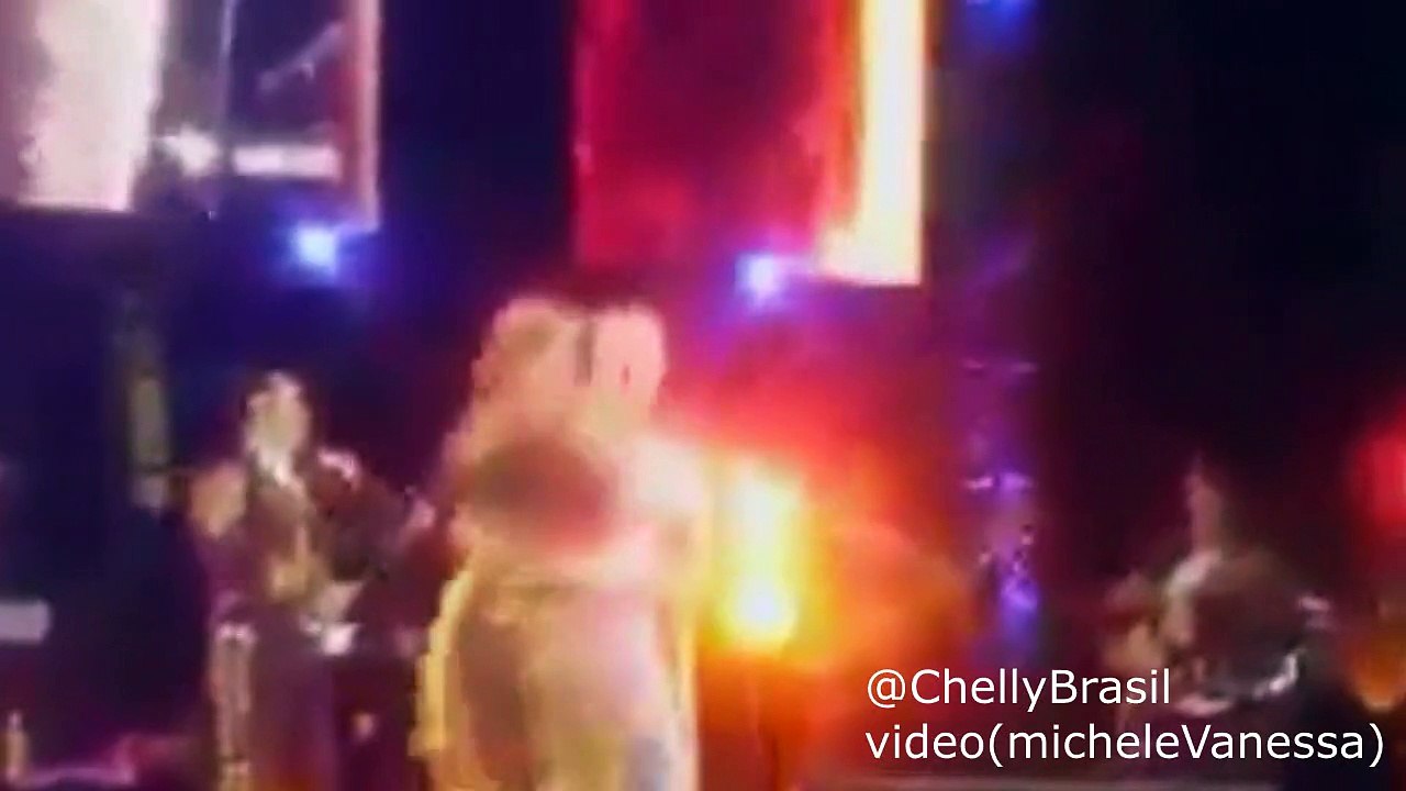 Lucero Dançando Forró