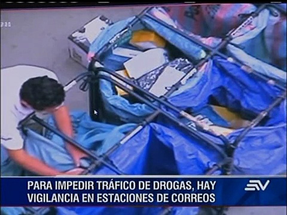 Droga camuflada en correos