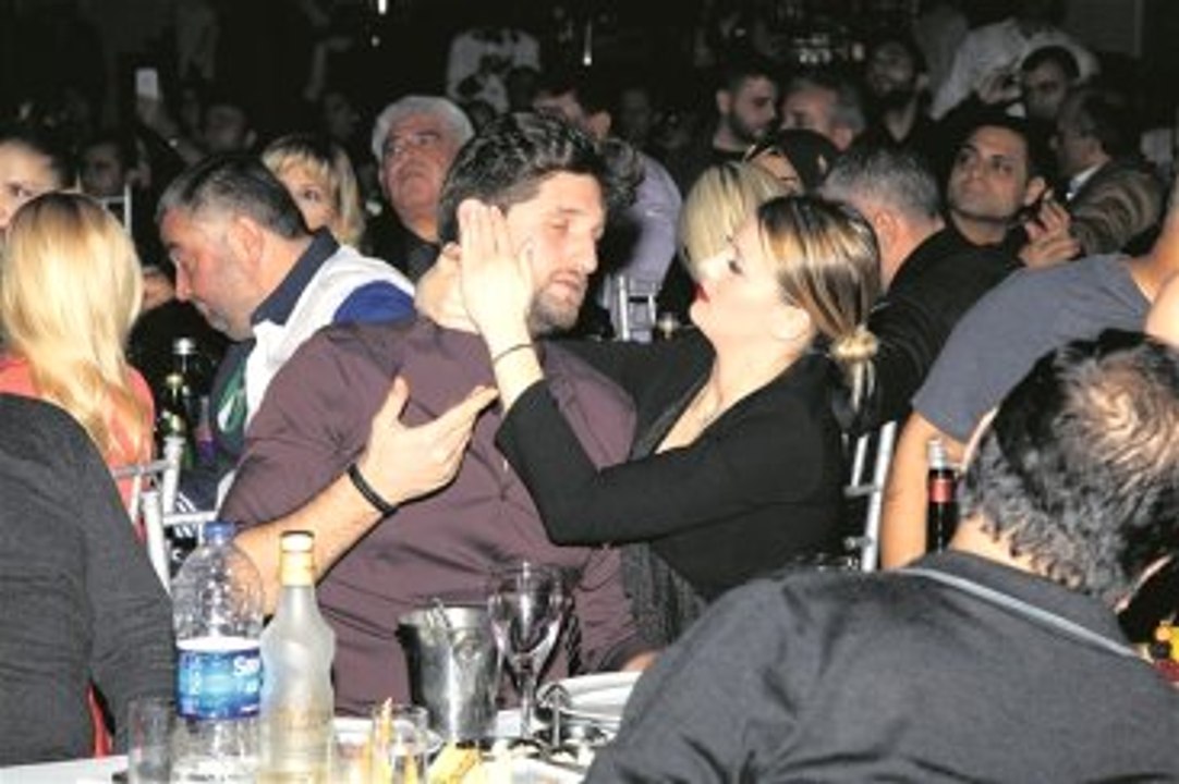 Gizem Karaca Sevgilisiyle Aşka Geldi