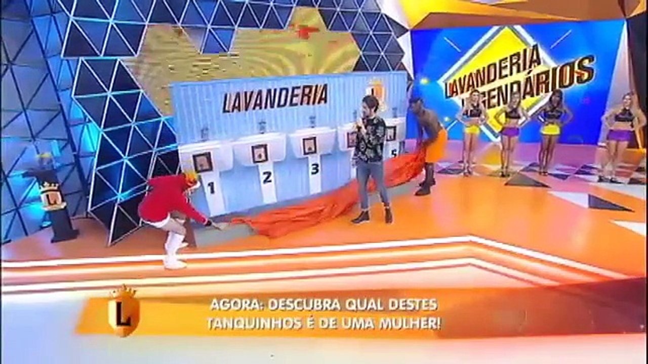 Simony mostra seus conhecimentos de barriga tanquinho no Lavanderia do Legendários