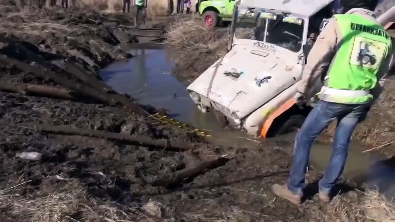 ЛУЧШИЕ ПРИКОЛЫ НА МАШИНЕ: Улетные внедорожники