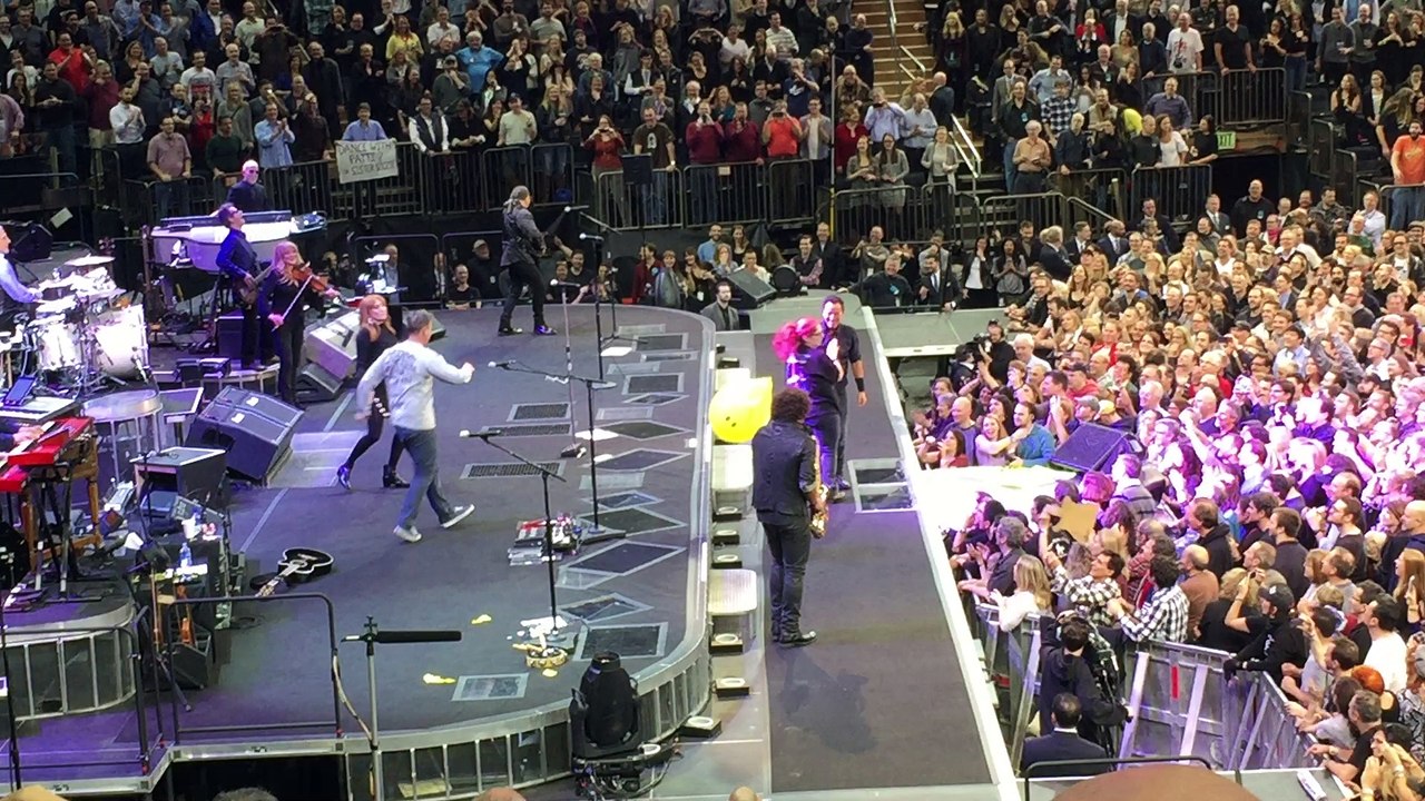 "Dancing In The Dark" Dancing