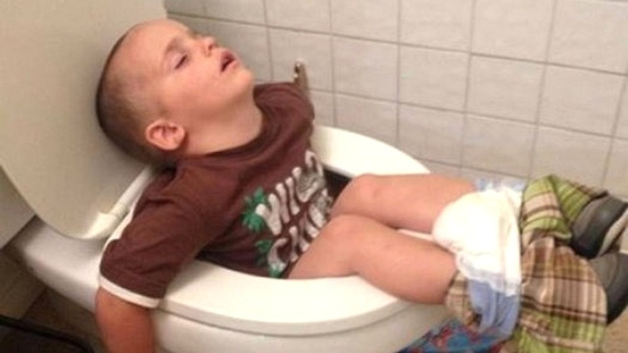 Суровая детская площадка Аж до слёз! ツ