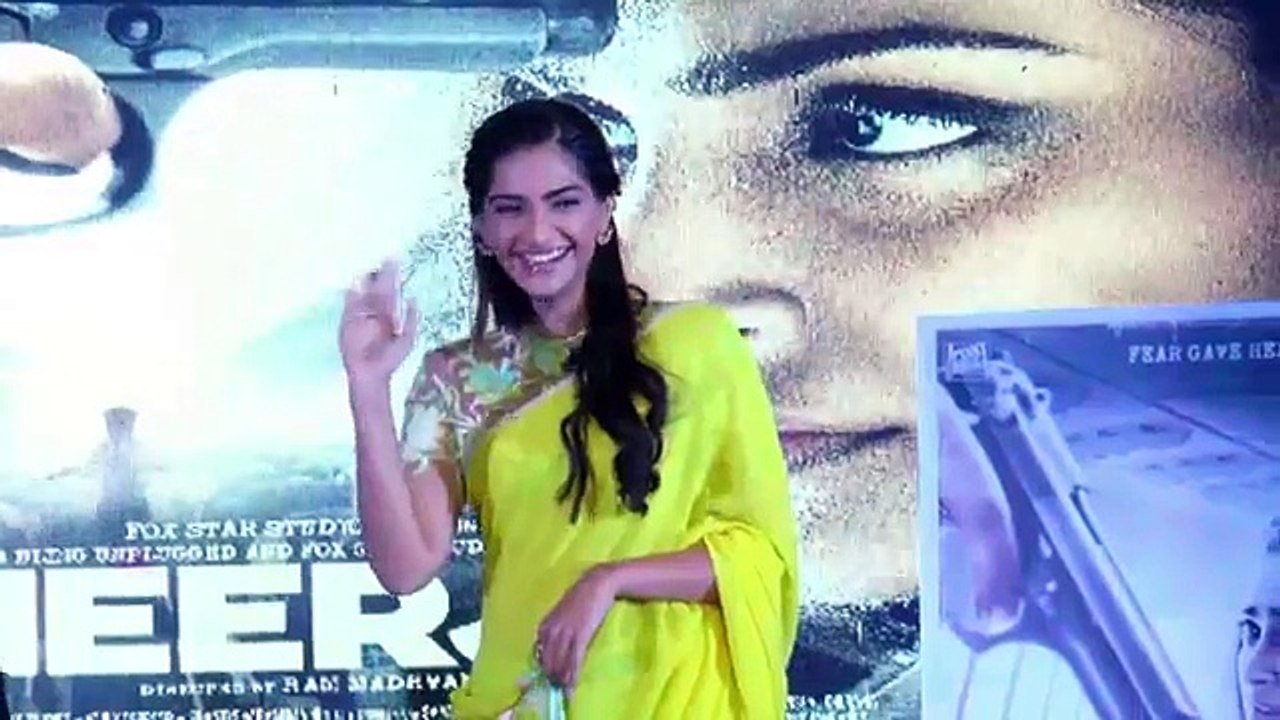 Neerja -  Movie REVIEW - Celebs Reaction