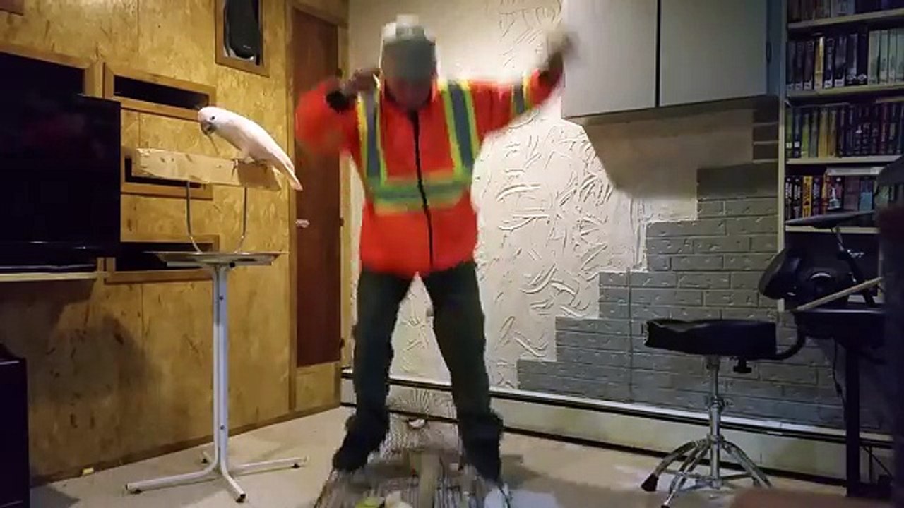 How to fix a round cage