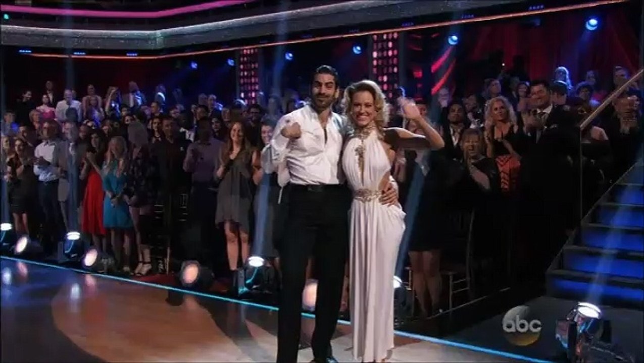 Nyle DiMarco & Peta Murgatroyd - Rumba