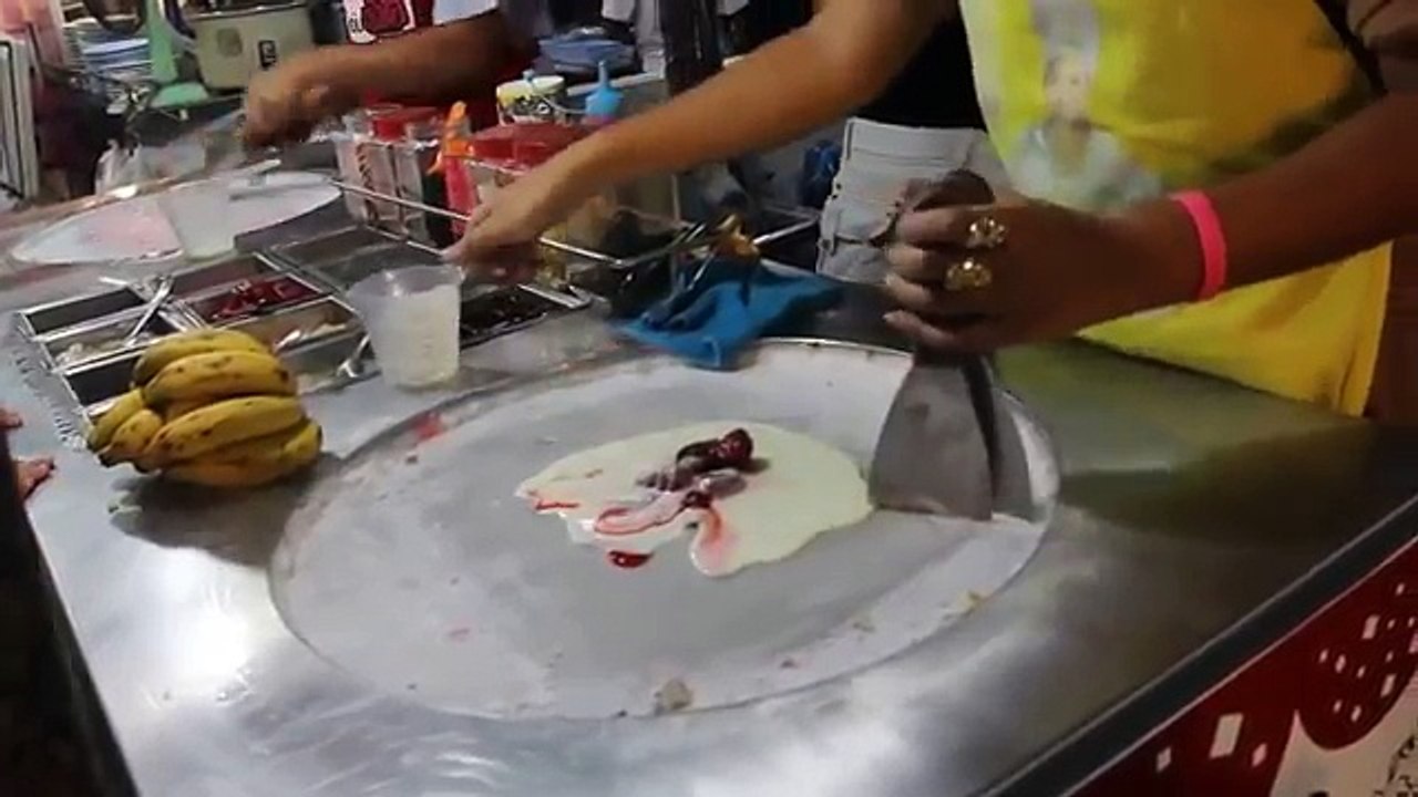 Ночной рынок .Таиланд. Мороженое.