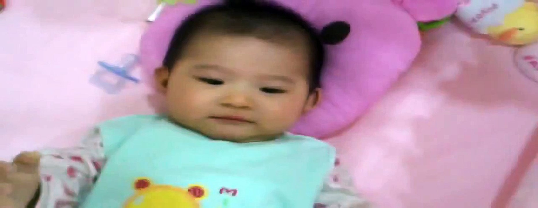 funny baby . CUTE! cute! CUTE!