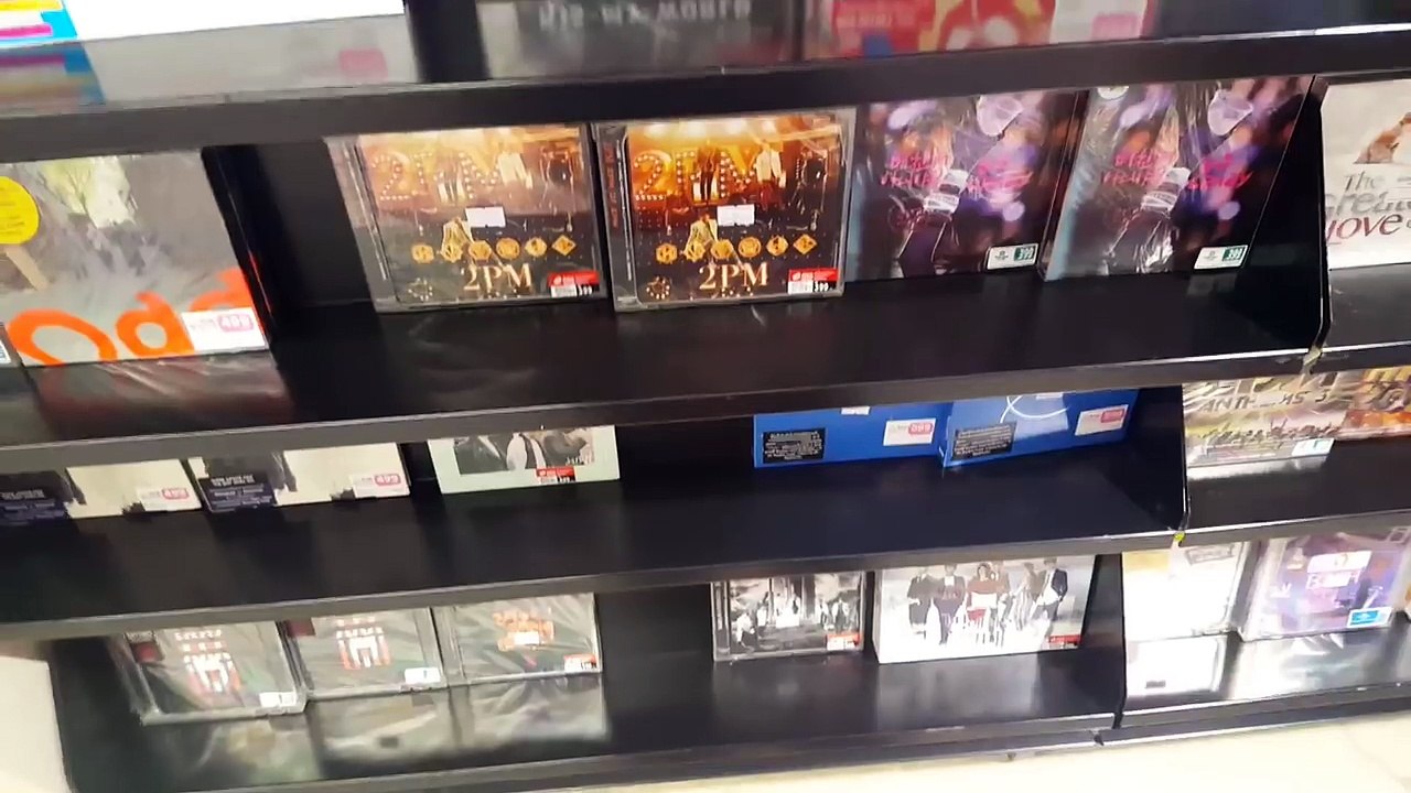 TWICE  Kpop CD Shopping in Bangkok JYP