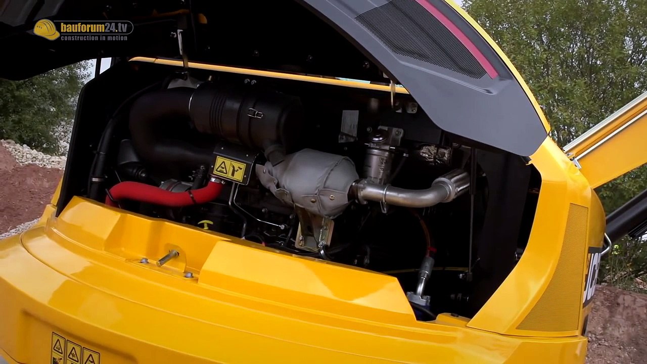 JCB 100C 1 Kompaktbagger Premiere in Rocester Walkaround & interview Bauforum24 TV