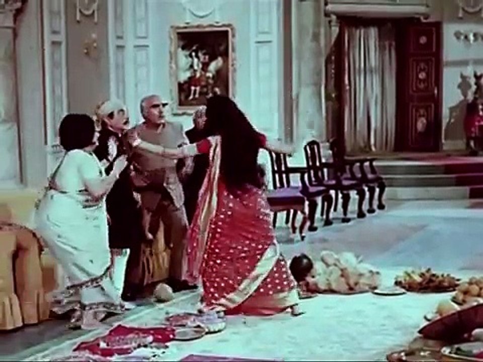 Kaun Hai Woh Kaun - Asha Bhosle & Manna Dey Hit Song - R.D.Burman Hits