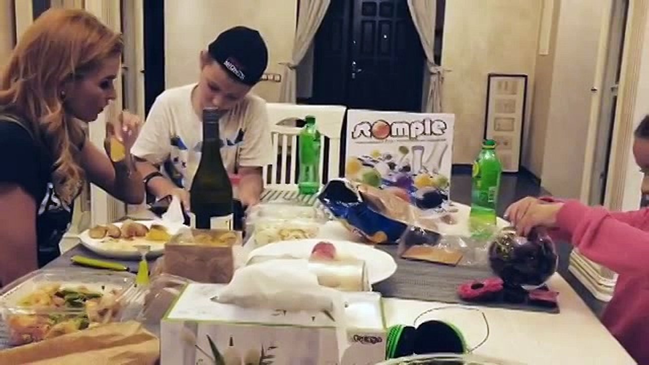 Видео с Курбаном Омаровым и его семьёй (20.08.2016)