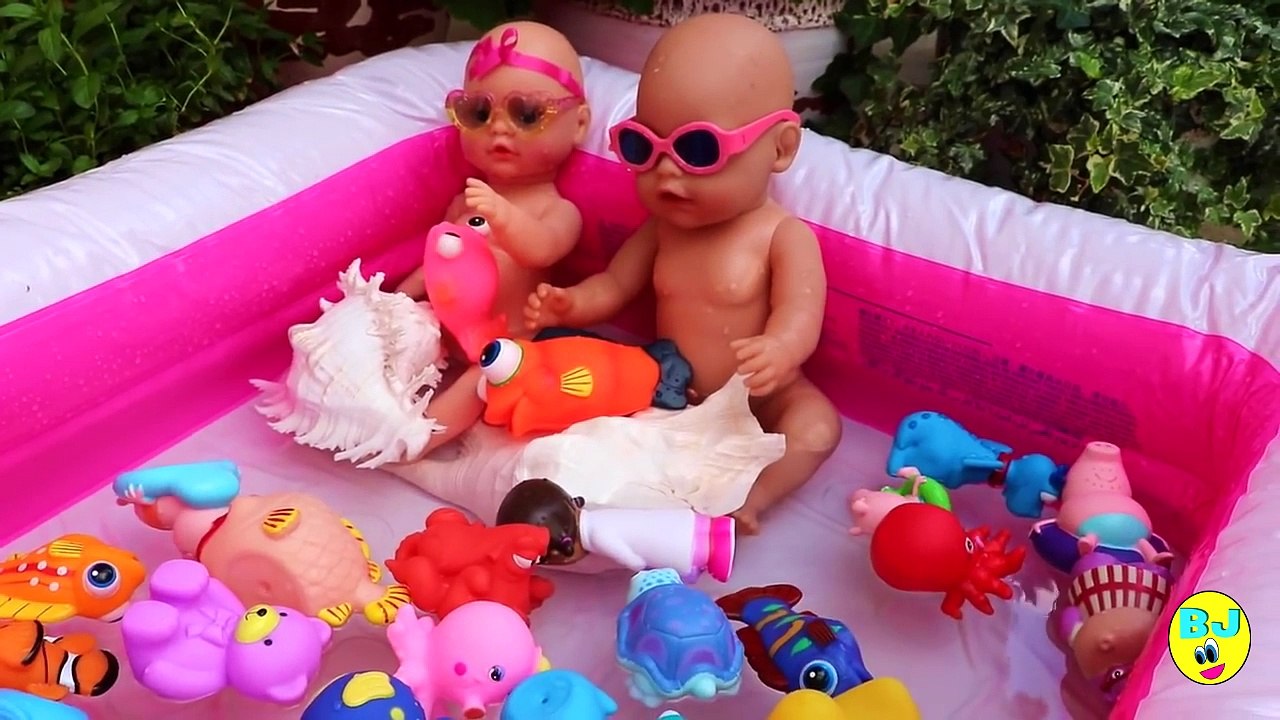 Twins BabyDoll swim in the large pool with toys #PepaPig Baby Joy