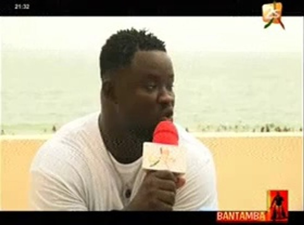 Eumeu Sène en intimité dans sa belle maison