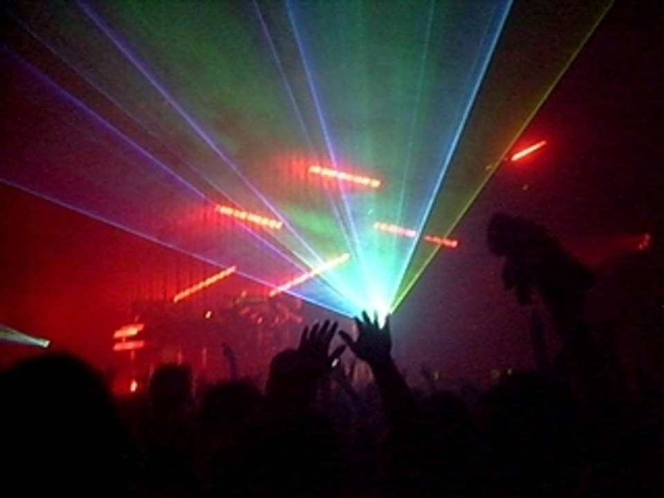 Chemical Brothers @ Zenith 7-7-7 Star Guitar