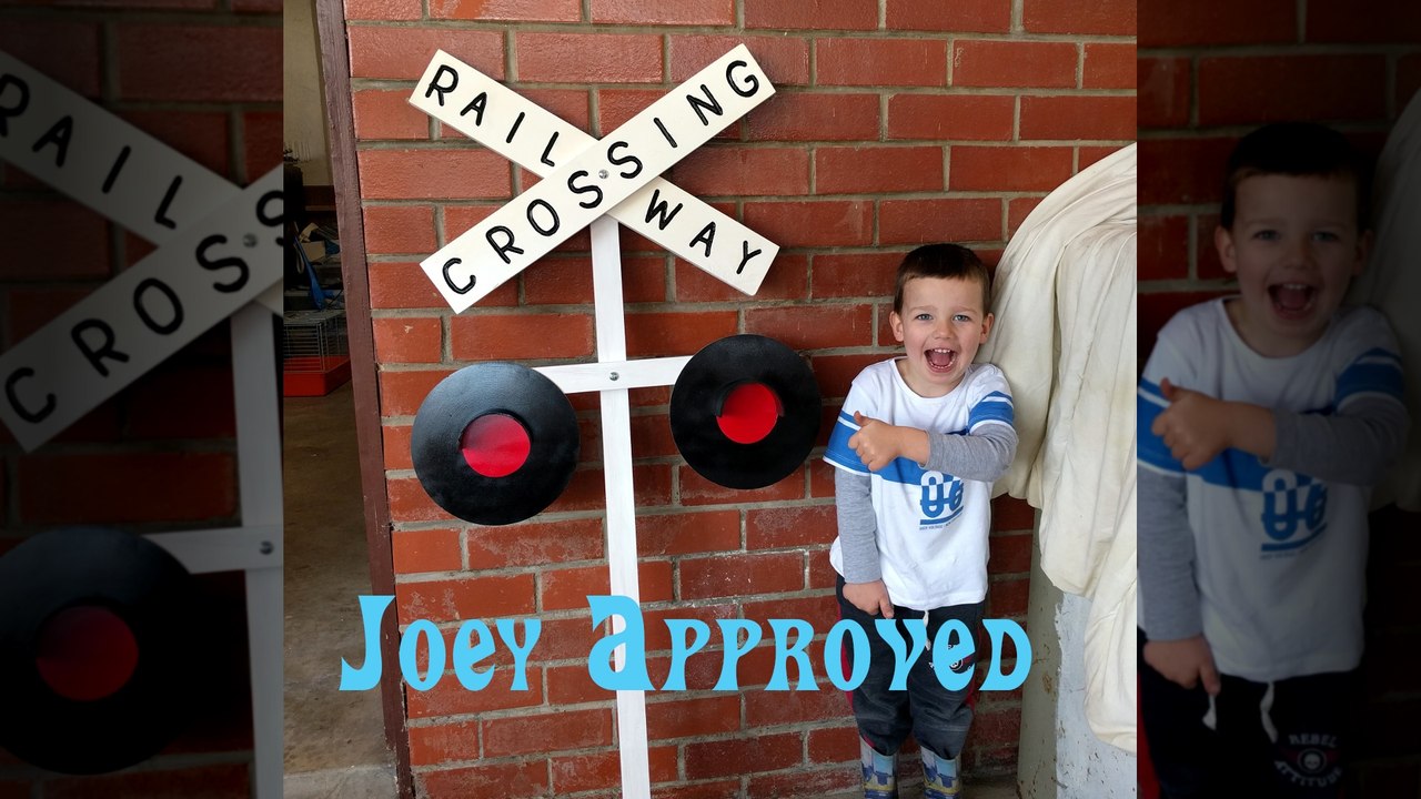 DIY Railway Crossing Sign