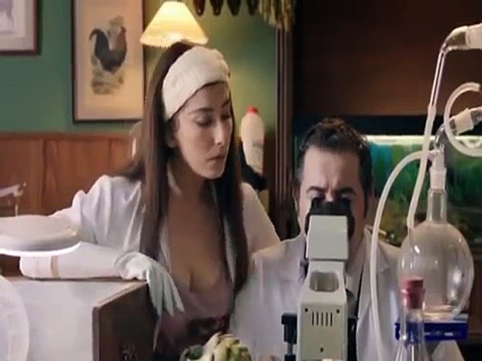 ŞEBNEM BOZOKLU ve TAŞ GİBİ POPOSU