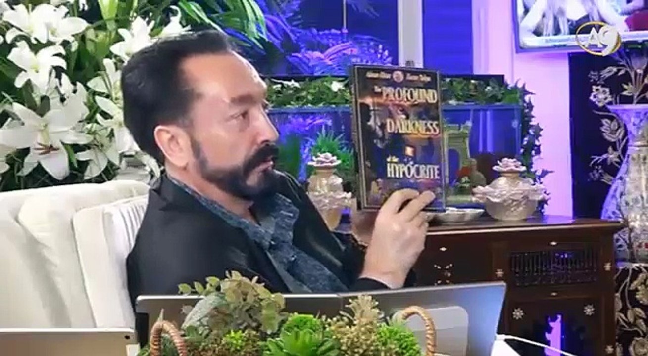 Jetzt wurde das Buch Die tiefe Düsternis der Heuchler auch ins Englische übersetzt und gedruckt.