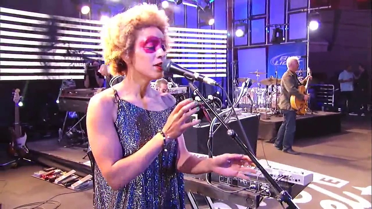 Massive Attack - Teardrop (Live)