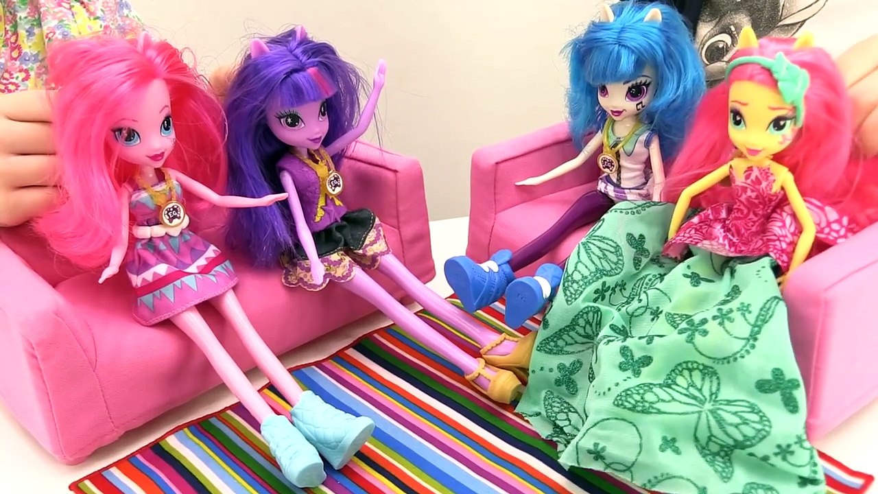 Вечеринка ✨ ЛИТЛ ПОНИ ✨ Эквестрия Герлз у Маши и Леры. Видео дети и родители-PCeWqCzHWU4