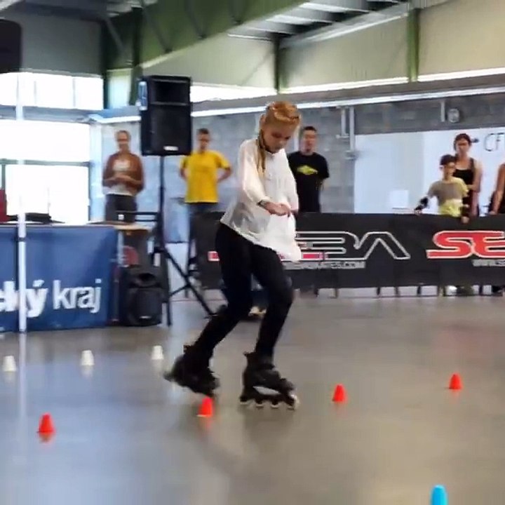 Hard skating: Simply elegant. Simply graceful. Simply amazing || Simplesmente elegante, graciosa, e incrível!!