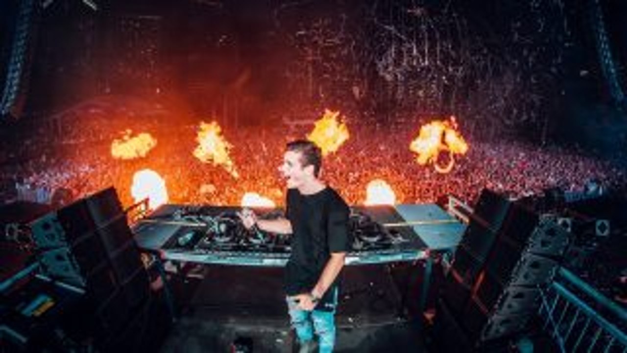 Martin Garrix - Live at Ultra Music Festival 2017 [FULL SET] [Part 2/2]