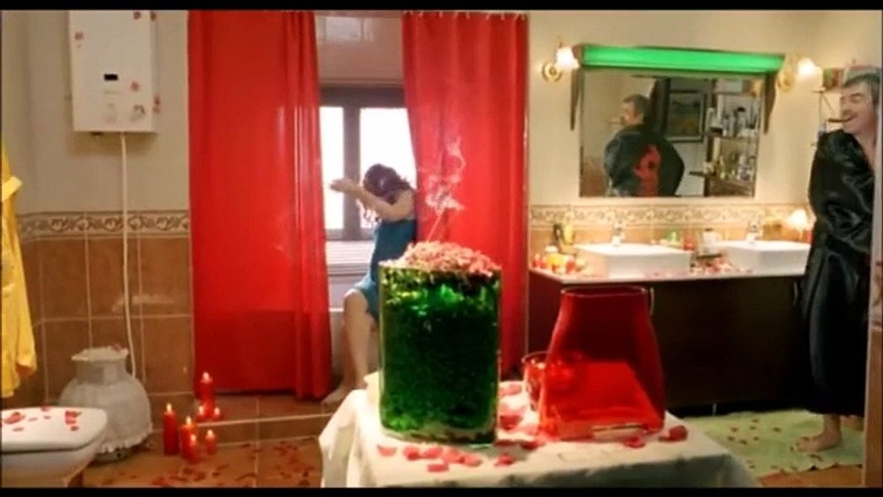 Rüyamda Karınla Sevişiyordum - Demet Evgar