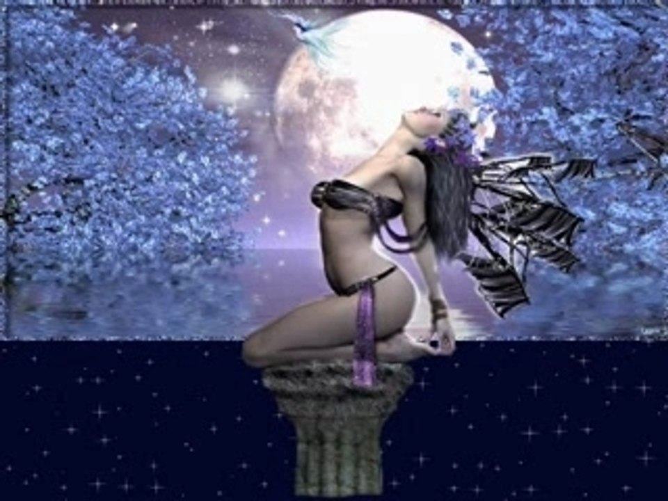 Азис празнува сега 🎉