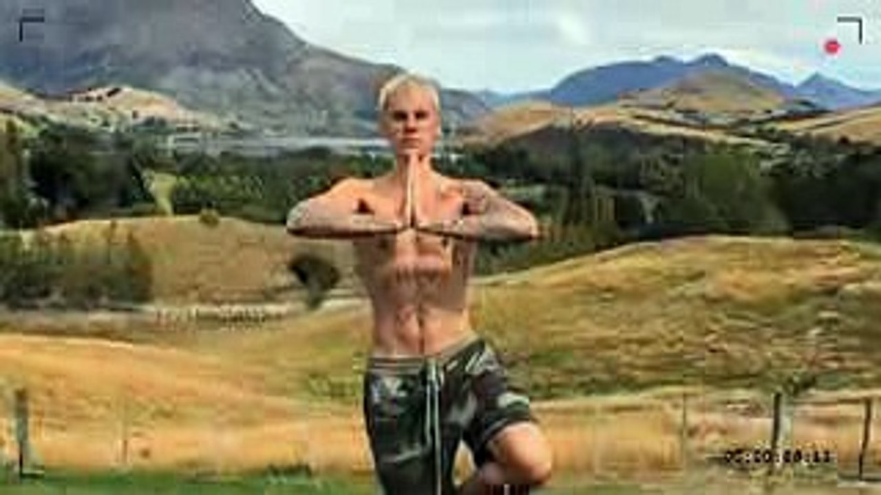 FAN lanza BOTELLAZO a JUSTIN BIEBER tras NO CANTAR DESPACITO 'NO SABE LA LETRA'