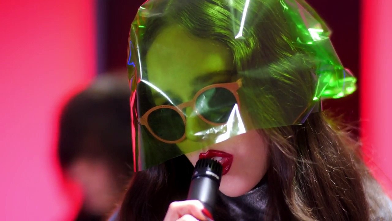 Allie X – Paper Love (Acoustic)