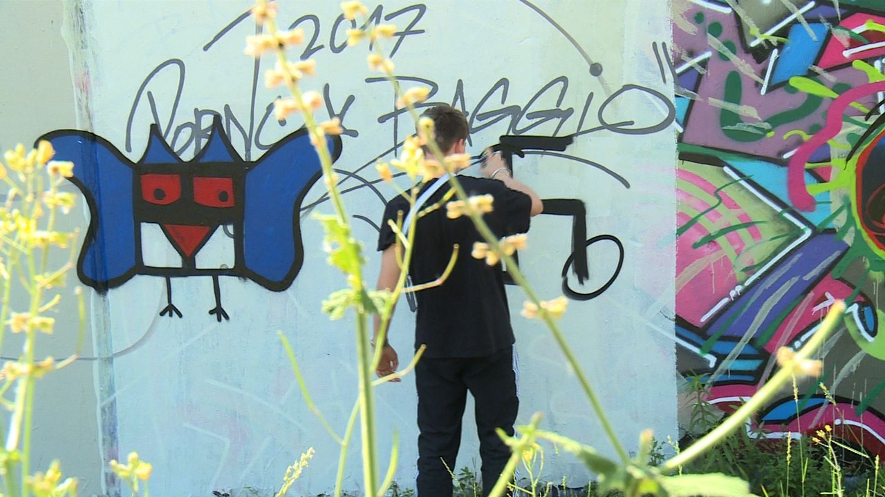 Berlin : transformation de tags nazis en œuvres d'art par un collectif de graffeurs