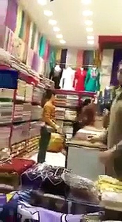 Chinese Woman Clashes with Shopkeeper in Pakistan 🇵🇰