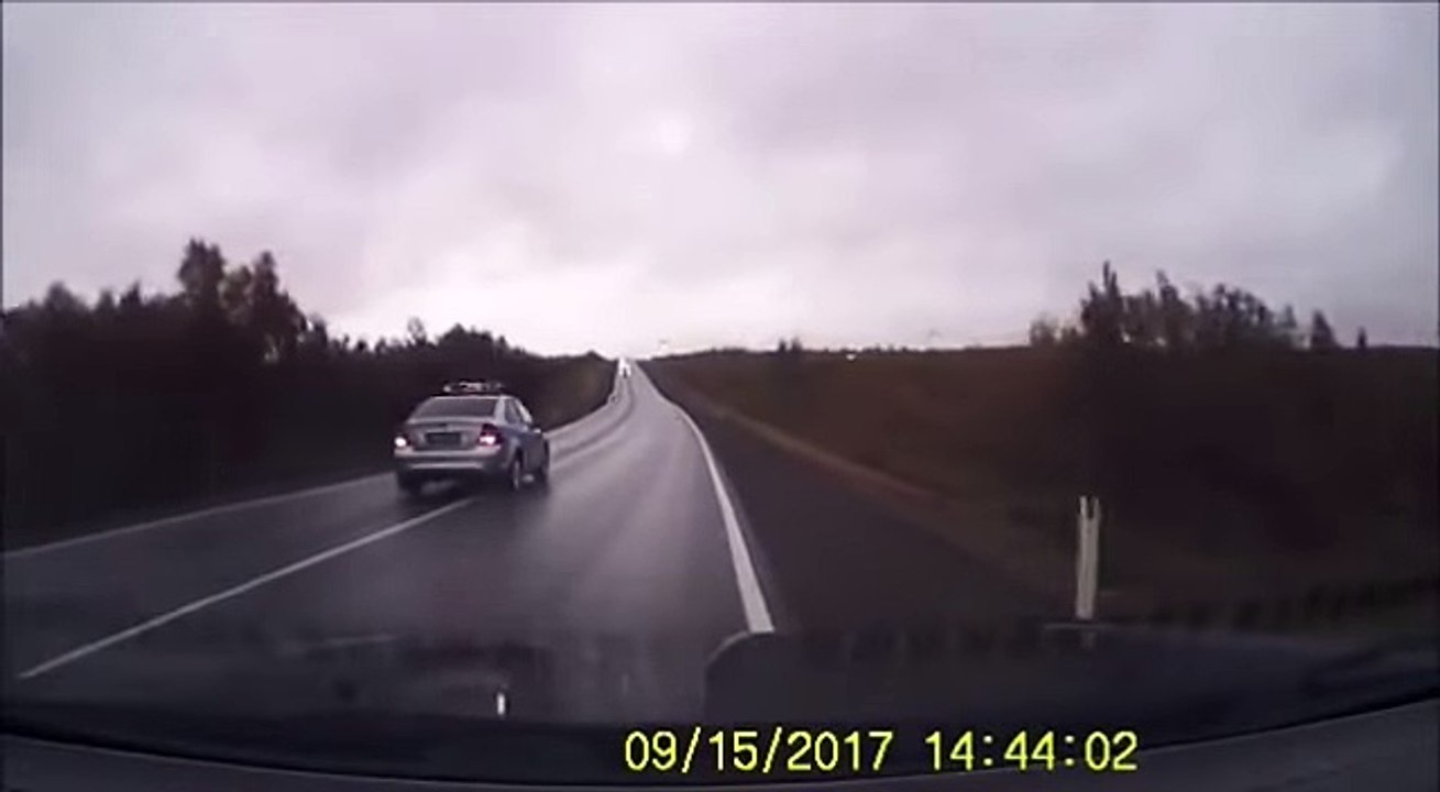 Появилось видео ДТП с участием главкома ВДВ Сердюкова