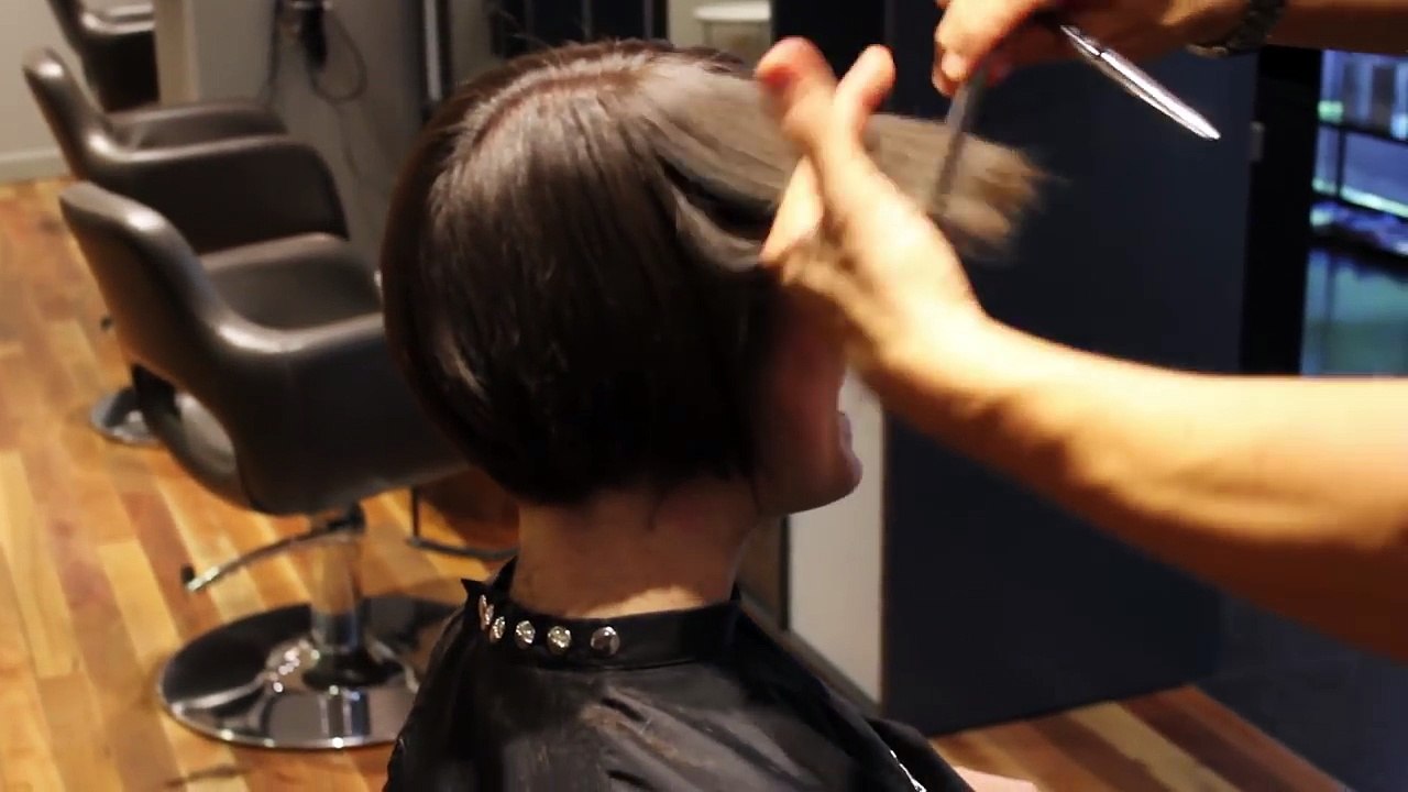 Long to Short Asymmetrical Cut - Model Corina Retter Part 3/3