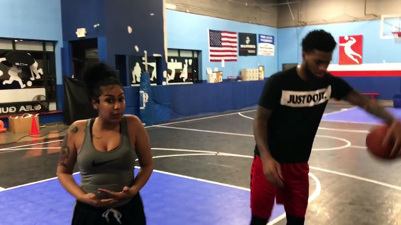 Queen broke her leg playing basketball! (MUSTWATCH)
