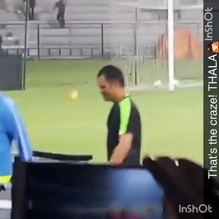 MS Dhoni honored by Abhishek Bachan