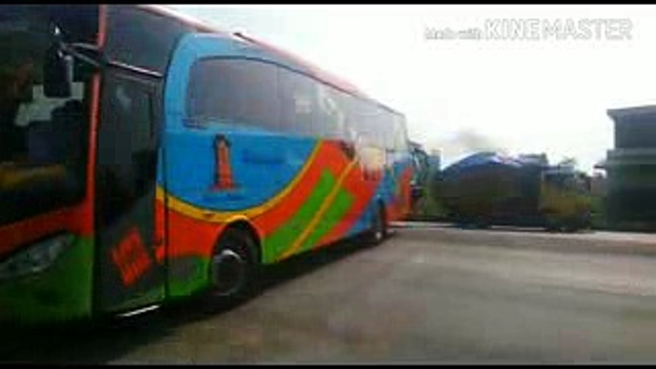 Konvoy  HR 18HR 41HR 53 HR 82 HR 148 HR 85 HR 03 HR 87 HR 117 masuk ke garasi Ngembal,  Ku