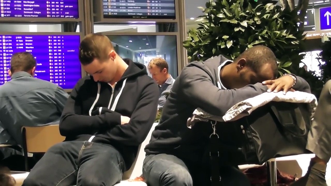 EINSCHLAFEN PRANK am FLUGHAFEN + POLIZEI | PvP