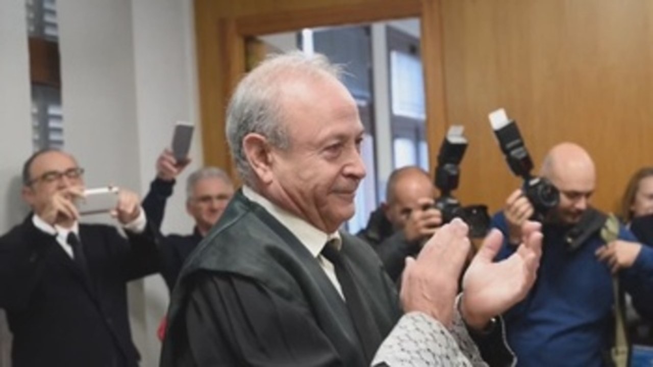 El juez Castro cuelga la toga