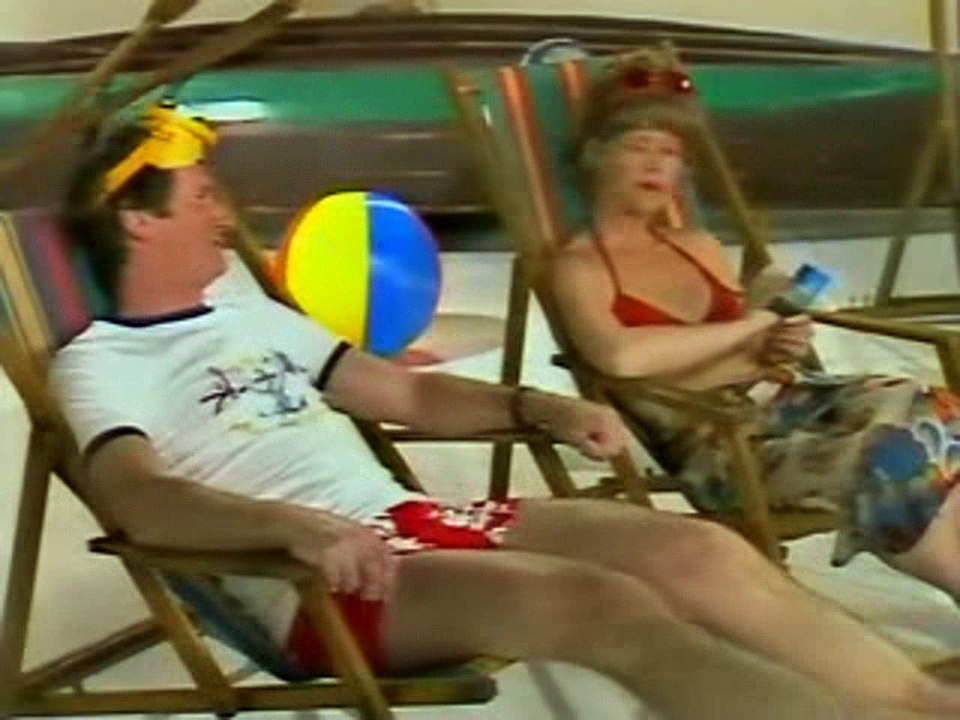 BBC Follow Me - Beginner 10.What are they doing