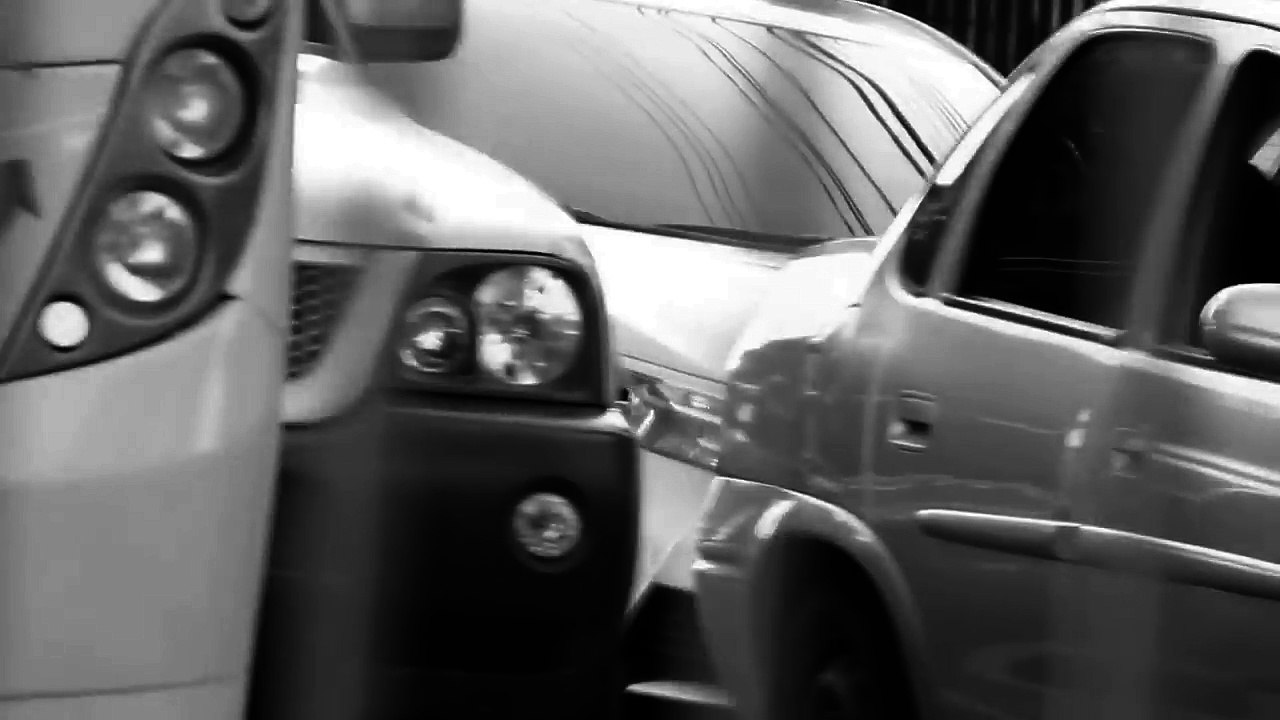 NEGRO LÁ, NEGRO CÁ