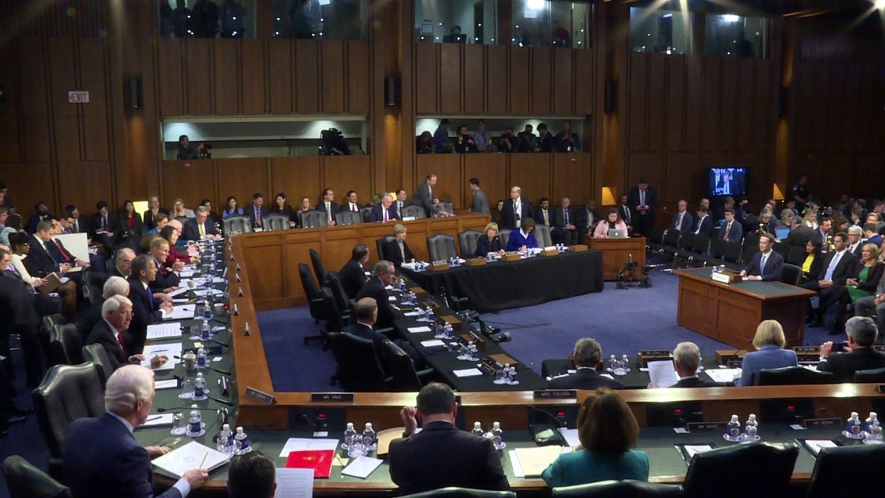 Zuckerberg lamenta abuso de dados