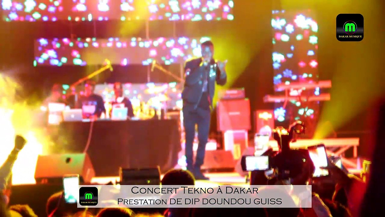 Prestation de Dip Doundou Guiss au concert de Tekno