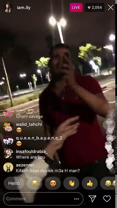 بنت الستاتي طالقا اللايڤ وسط الشارع هي وصحاباتها .. طالقاها على گاع دوك لي بغاو يركبو على ضهرها ...