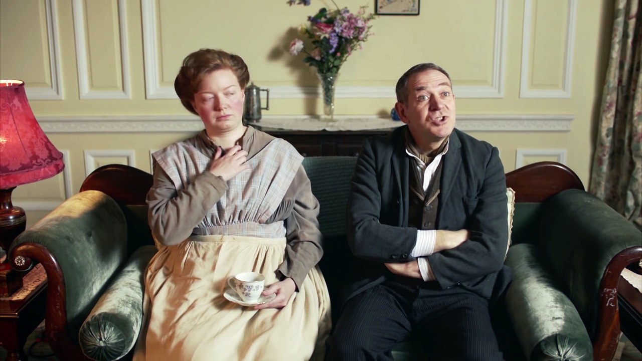 The Story of Elsie Wright and Frances Griffiths Drunk History