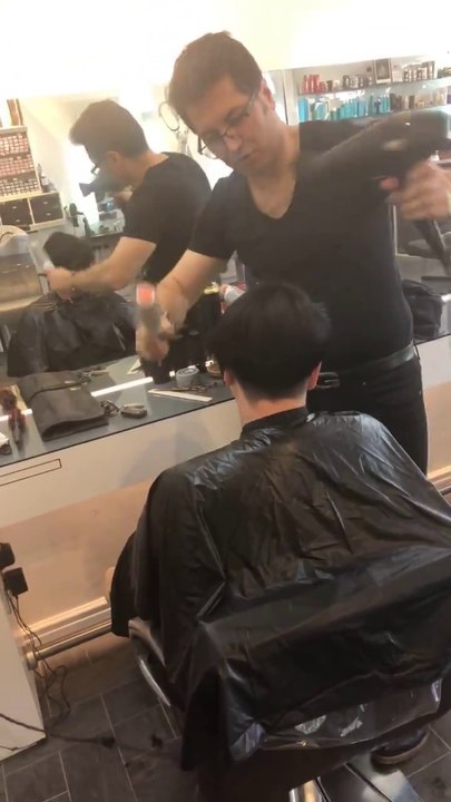 Asymmetrical Pixie Haircut Tutorial - Short haircut for women